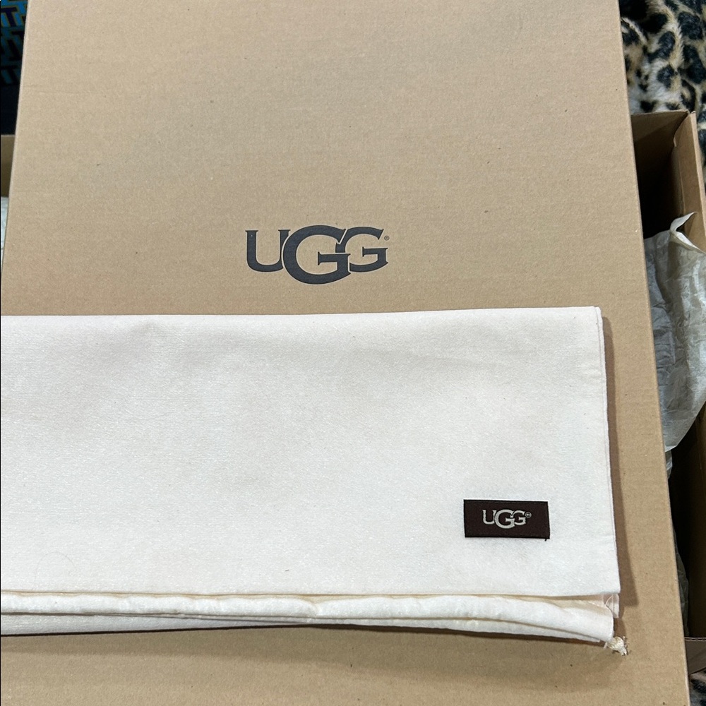 UGG Daley Brown Suede. Boots With Dust-bag in Box. - Picture 14 of 15